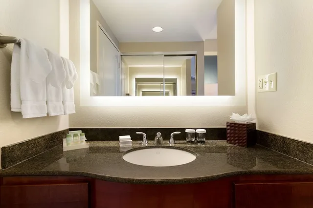 جناح استوديو بسرير كينج للمدخنين، Homewood Suites By Hilton San Diego Airport Liberty Station 2/2