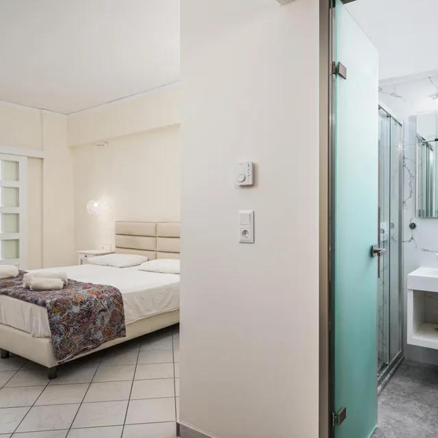 Suite, Adult Only, Private Pool، Hydrele Beach 3/6