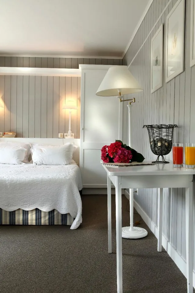 Standard, Single Bed, Church View، Grand Hotel Des Bains the Originals Relais 1/1