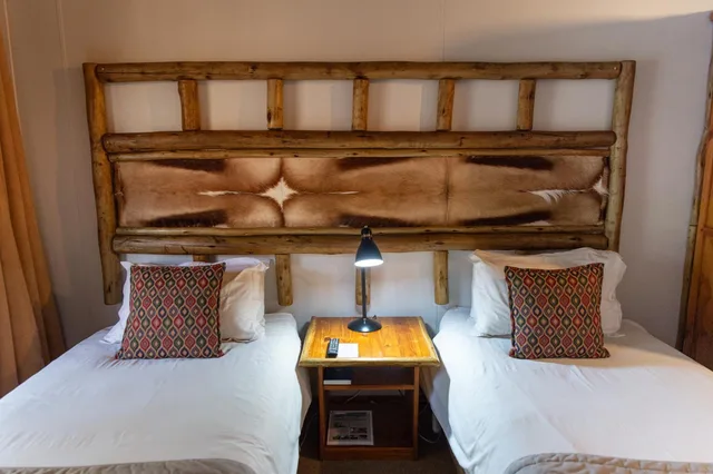 Standard, Twin Beds, Riverside Lodge 3/5
