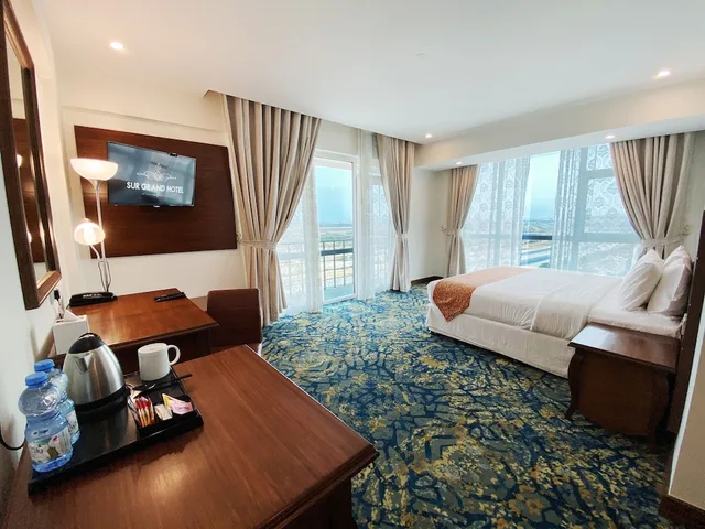 غرفة تنفيذية بإطلالة على البحر بشرفة، Sur Grand Hotel 6/7