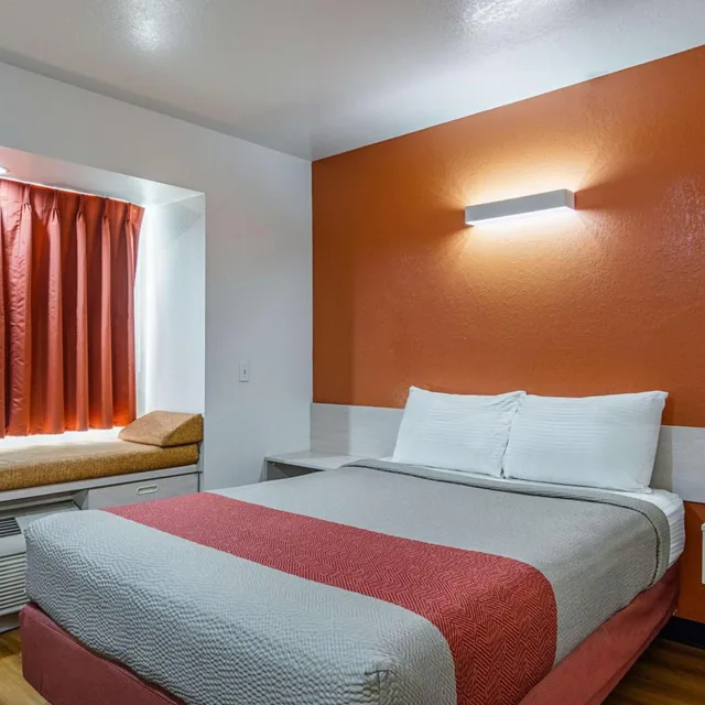 غرفة بسرير كوين لذوي الإعاقة، Motel6 McAlester, OK 4/9