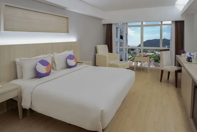 غرفة غراند ديلوكس بسرير كينج، FOX Hotel Gorontalo 1/2