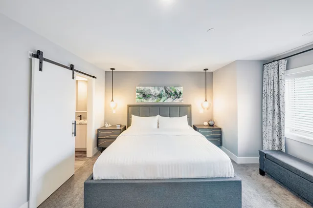 2 Bedrooms, Town House, King and Queen Bed, Sofa، Sunrise Ridge Waterfront Resort 2/5
