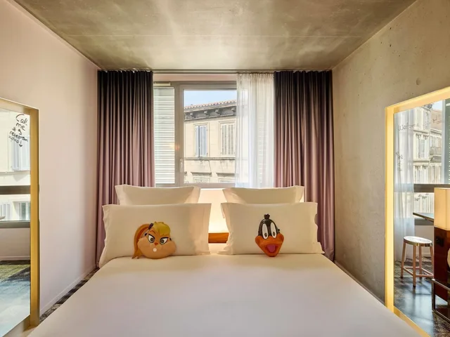 Mama, Medium, Double Bed، Mama Shelter Marseille 1/10