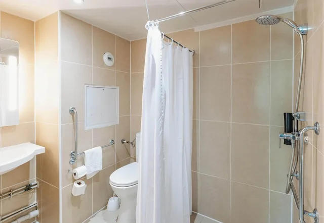 غرفة بسرير مزدوج لذوي الإعاقة، B&B Hotel Rennes Sud Chantepie 4/4