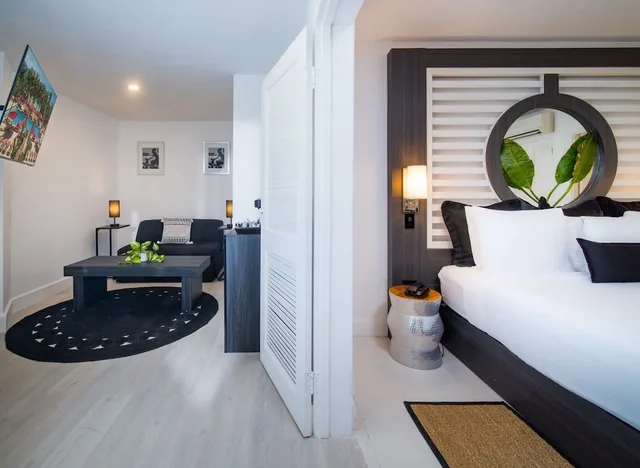 Mini, Suite, King Bed, Sofa، S Hotel Montego Bay 2/3