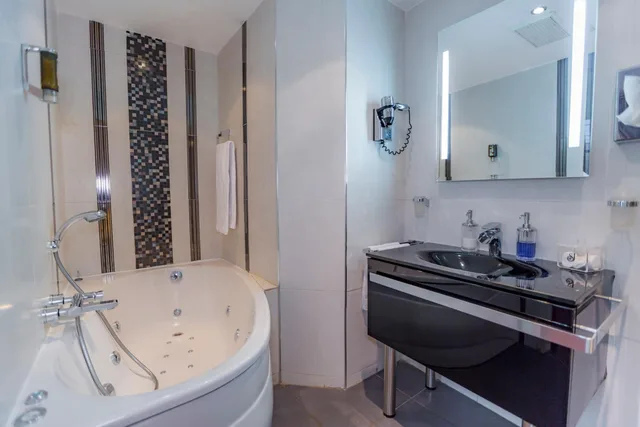 جناح جونيور، Clarion Collection Hotel Saint Jean 5/6