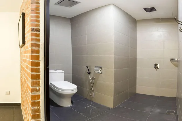لوفت، Roomies Suites 1/3