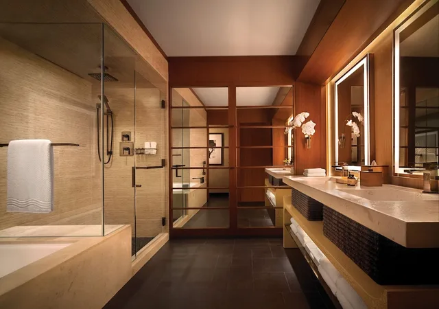 Room, 2 Double Beds, Resort View، Four Seasons Resort Lanai 1/1