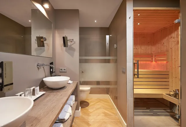 Sunrise, Suite, King Bed، Van Der Valk Hotel Groningen Westerbroek 2/2