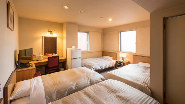 غرفة عائلية رباعية بأربعة أسرّة، Oka Hotel 1/1