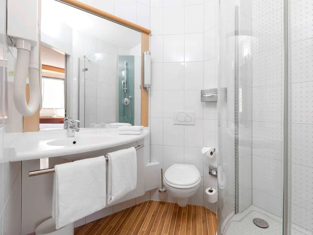 غرفة بسرير مزدوج لذوي الإعاقة، IBIS LOCARNO 8/10