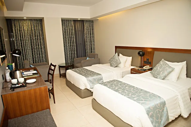 غرفة بريميير بسريرين منفصلين، Sky City Hotel Dhaka 1/4