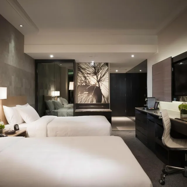 غرفة سوبيريور ثلاثية، Gateway Hotel 4/8