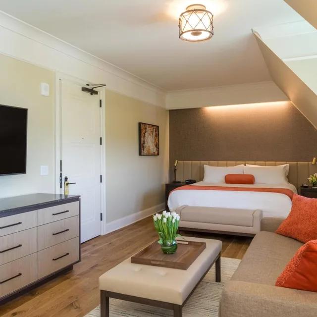 غرفة بسرير كينج بإطلالة على البحيرة، The Abbey Inn & Spa 4/6
