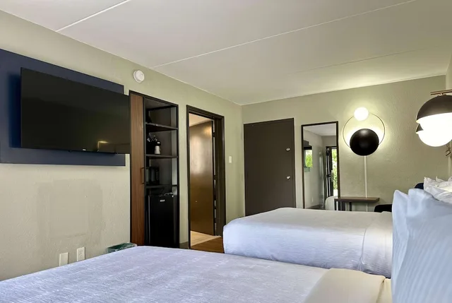 غرفة بسريرين كوين لذوي الإعاقة، La Quinta Inn Huntsville Research Park 6/9