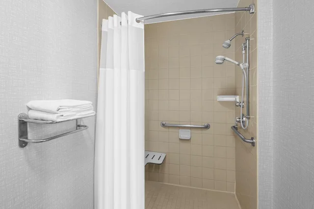 غرفة لذوي الإعاقة، Hampton Inn Phoenix Biltmore 3/4