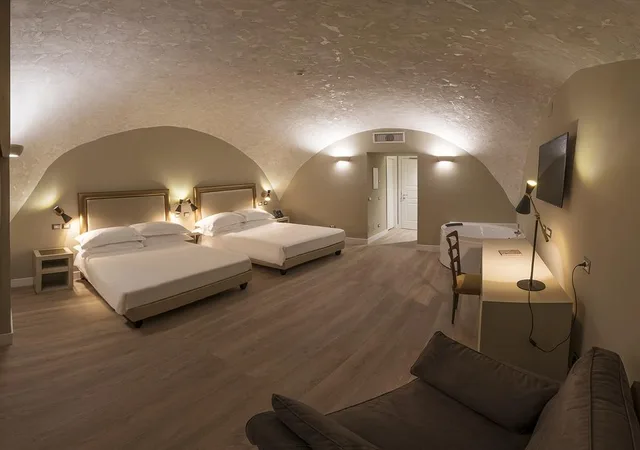 Suite, Queen Bed, Caruso Place Boutique Wellness Suites 1/1