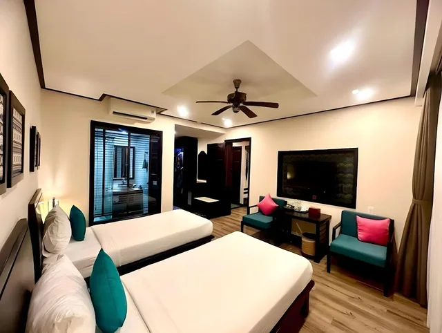 غرفة متصلة عائلية بإطلالة على النهر بشرفة، The Quin Riverside Villa 1/1
