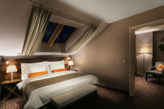 Martini, Suite, King Bed, COSMOPOLITAN HOTEL PRAGUE 2/3