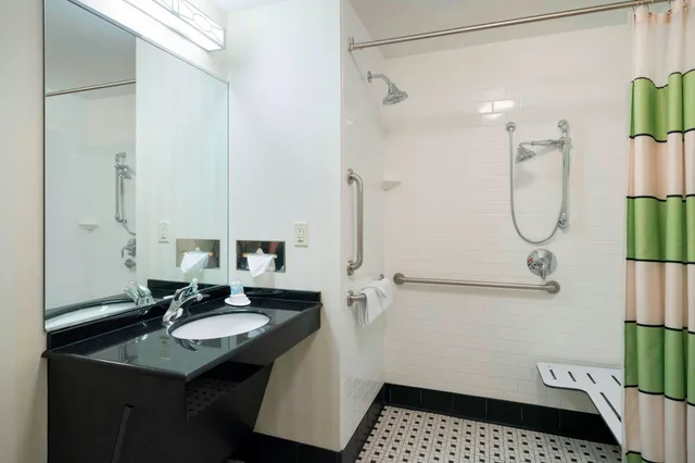غرفة، Fairfield Inn Suites Huntingdon Route 22 Raystown Lake 2/4