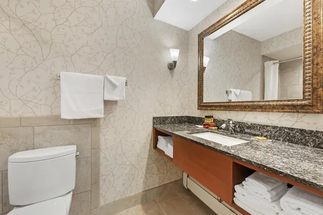جناح بسريرين كوين، Best Western Plus Silver Saddle Inn 8/9