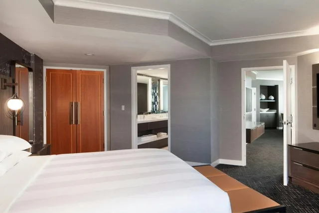 جناح رئاسي بسرير كينج بغرفة نوم واحدة في طابق مرتفع، Fremont Marriott Silicon Valley 1/4