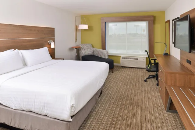 غرفة قياسية بسرير كينج، Holiday Inn Express Suites Ogallala 1/3