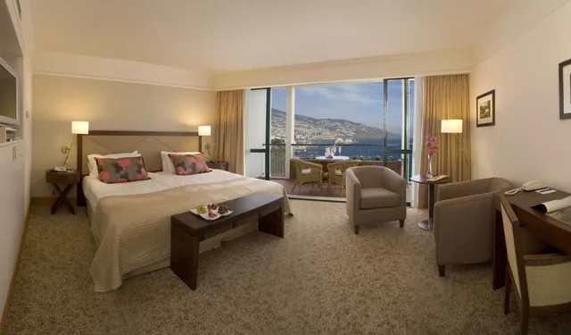 Superior, King Bed, Bay View، The Cliff Bay 2/3