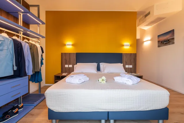 جناح جونيور بإطلالة على البحر، HOTEL MONDIAL 3/10