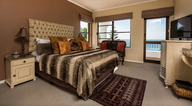 غرفة بسرير مزدوج بإطلالة على البحر، Whaleview Manor Guesthouse 5/8