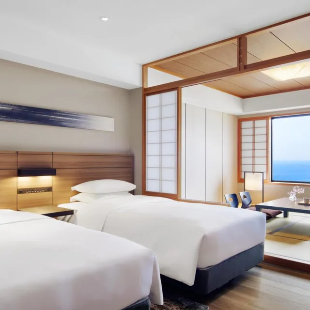 غرفة بسريرين منفصلين بإطلالة على البحر بأرضية تاتامي، Nanki-Shirahama Marriott Hotel 1/7