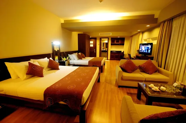 Senior, Deluxe, Family, 2 Queen Beds، Asia Paradise 1/1