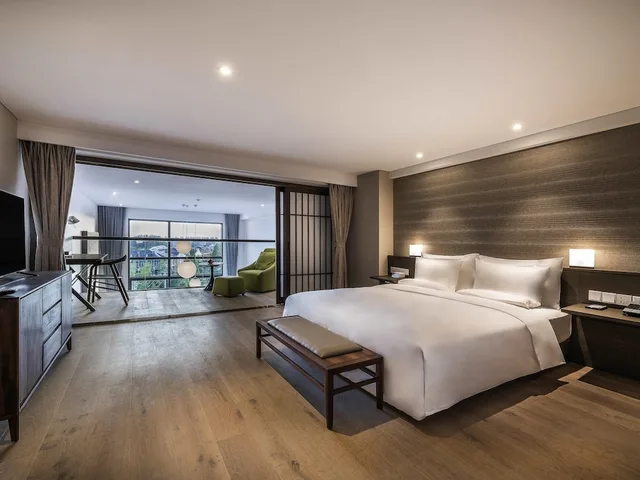 جناح دوبلكس تنفيذي بسرير كينج، Novotel Suites Shanghai Hongqiao 1/3