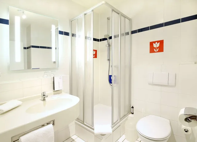 غرفة قياسية بسرير كينج، Tulip Inn Frankfurt Airport 7/8