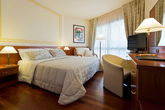 غرفة قياسية بسرير كوين بشرفة مع أريكة، Savoy Beach Hotel & Thermal Spa 3/5