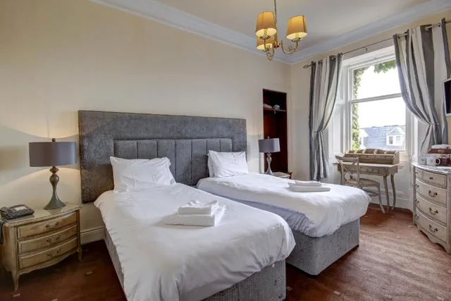 Standard, Double or Twin Bed, Hill View، Bayswell Hotel And Restaurant 3/4