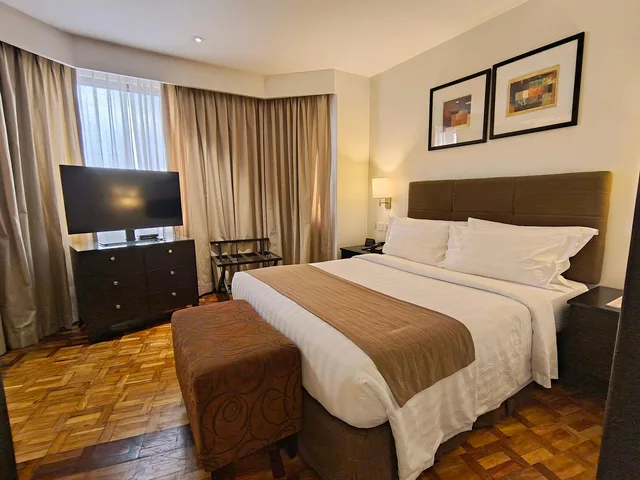 غرفة تنفيذية بسرير كينج، City Garden Hotel Makati 1/2