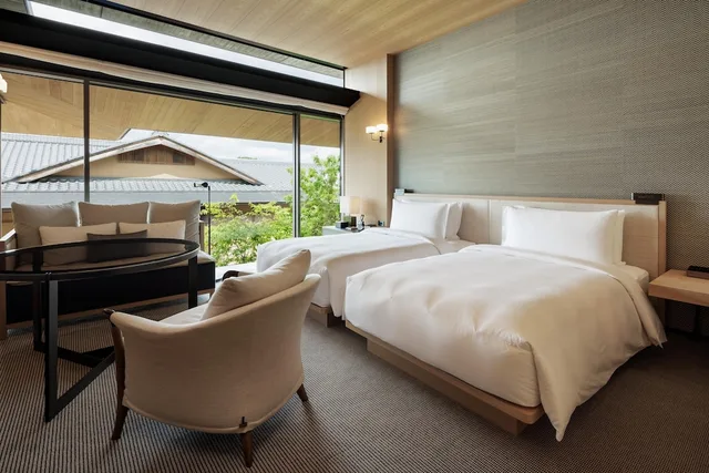 غرفة بسريرين منفصلين بإطلالة على الحديقة، Park Hyatt Kyoto 3/5