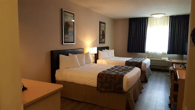 Standard, 2 Queen Beds, Shilo Inn Suites Elko 4/5