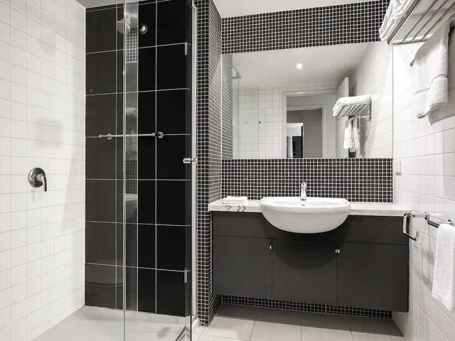 2 Bedrooms, Apartment, King and Twin Beds, 2 Bathrooms، Mantra Southbank Melbourne 4/5