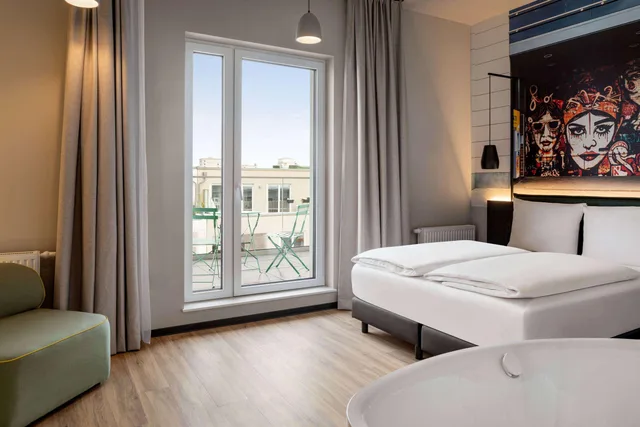 غرفة بشرفة، B&B HOTEL Berlin-Kreuzberg 1/5
