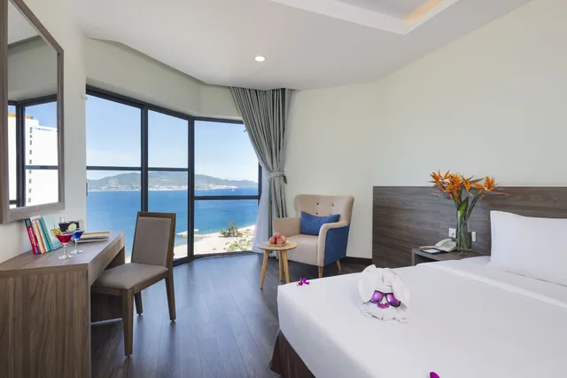 Deluxe, King Bed, Partial Sea View, Balcony, Xavia Hotel 7/9