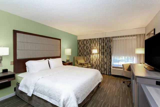 غرفة بسرير كوين لذوي الإعاقة، Hampton Inn Melbourne 2/3