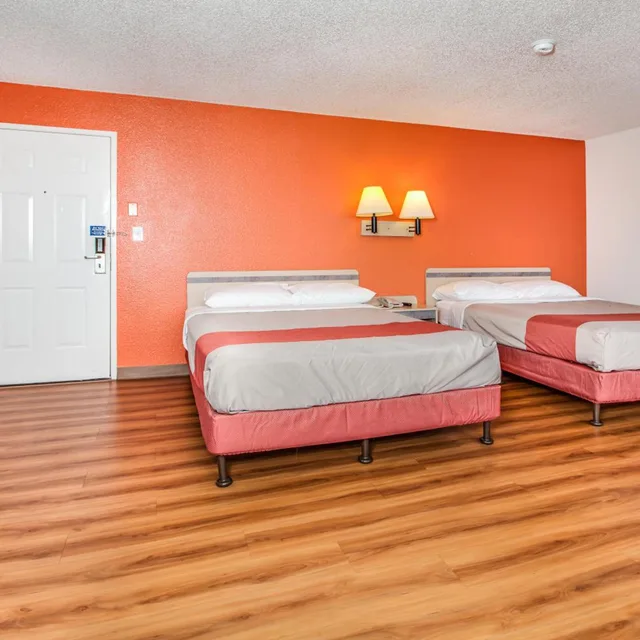 غرفة بسريرين كوين، Motel6 Fairfield, CA - North 8/10