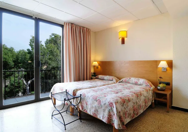 غرفة ثلاثية بثلاثة أسرّة، Balear Hotel 2/4