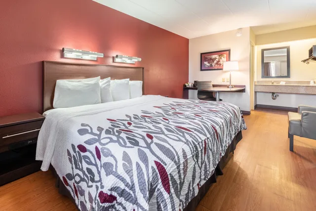 غرفة سوبيريور بسرير كينج، Red Roof Inn Merrillville 1/4