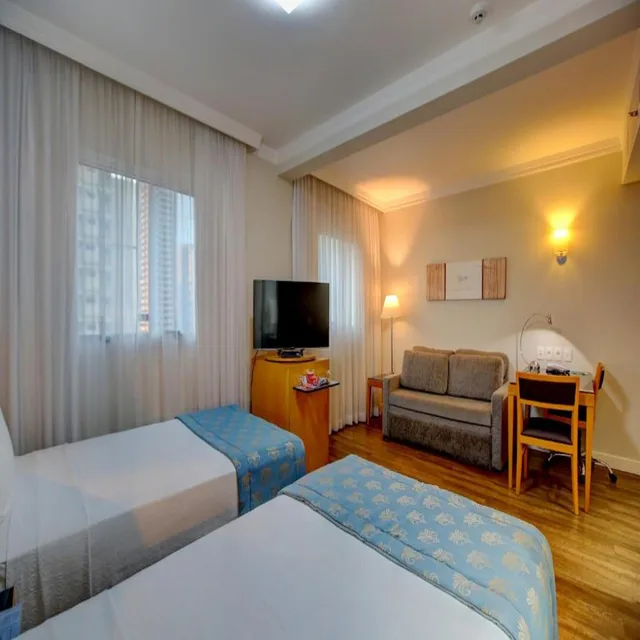 جناح بسريرين، Quality Suites Oscar Freire 1/2