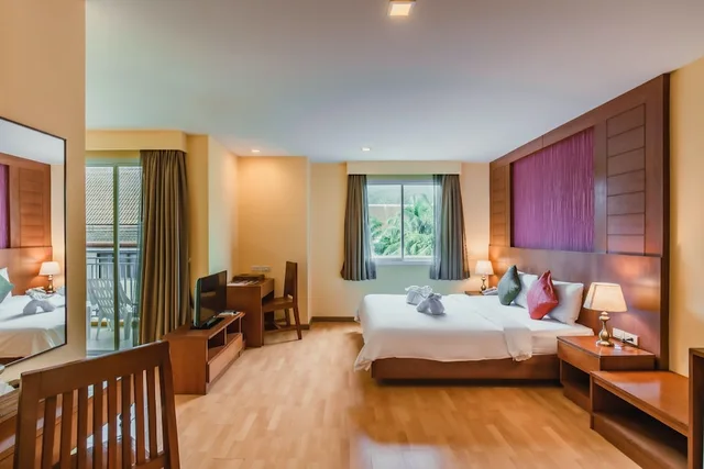 جناح تنفيذي بسرير مزدوج بإطلالة على المسبح، Elite Suites Patong 2/3